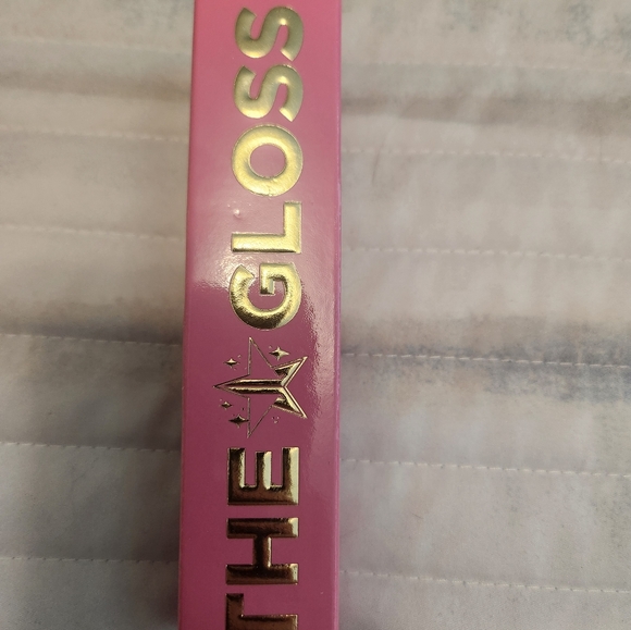 JSC The Gloss - Picture 2 of 2